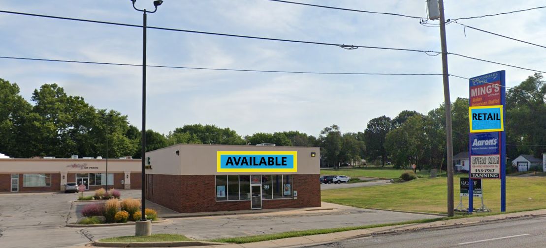 Crossroads Center: 2115-2140 Court Street, Pekin, IL 61554